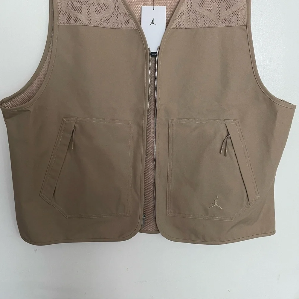 Jordan Men's Essential Vest Desert Camo Size XL